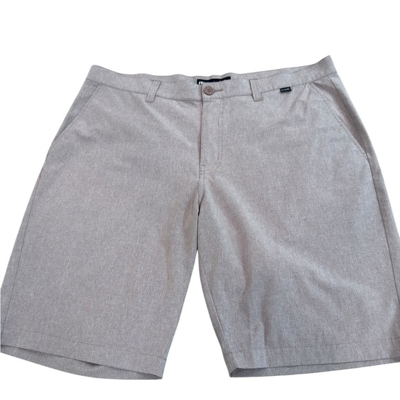 Travis Mathew Size 38 Tan Golf Shorts Polyester Blend 10 inch Inseam Light - Picture 1 of 7